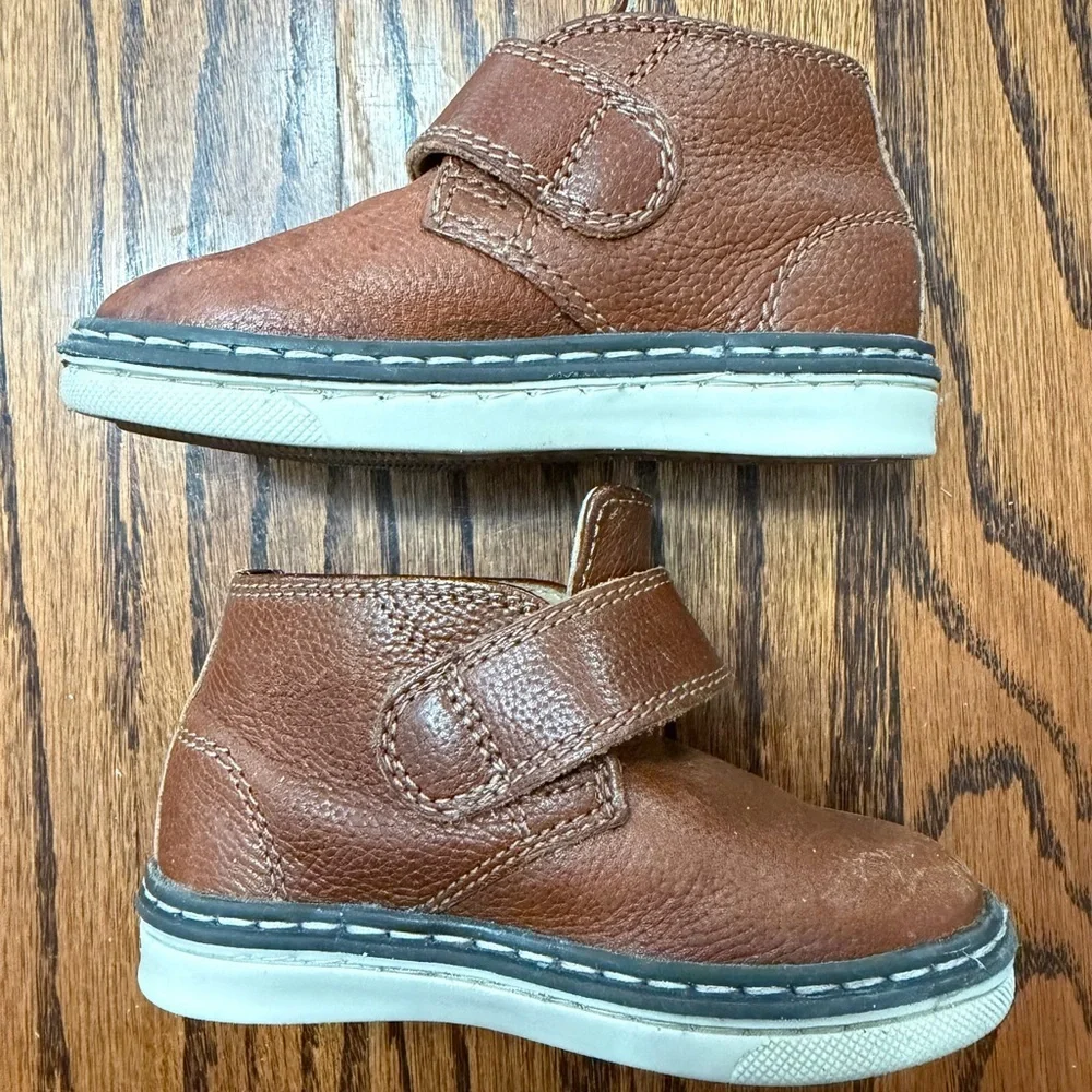 Johnston & Murphy Boys' McGuffey Leather Hook-and-Loop Chukka Boots Toddler 5